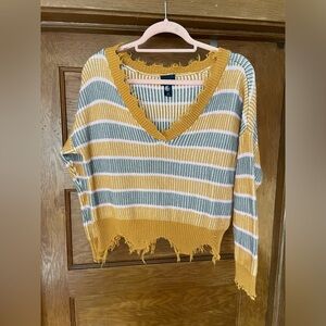 Daytrip‎ NWOT Ribbed Shredded Raw Hem V Neck Sweater